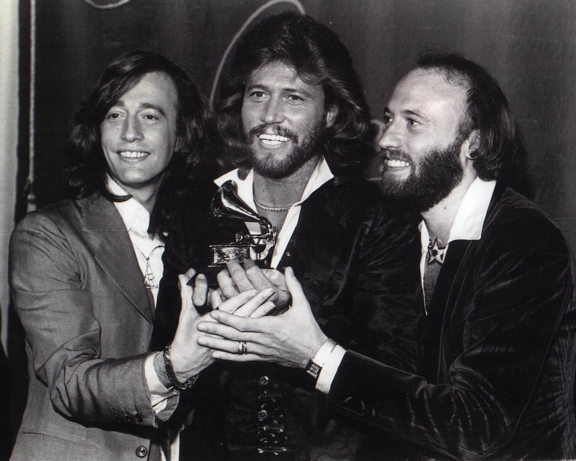 Bee gees how. Gee Bee. Bee Gees исполнитель группа. Bee Gees 1960. Группа Bee Gees 2020.